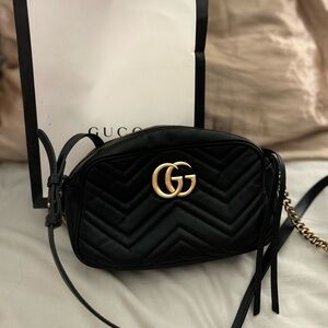 Black gucci purse